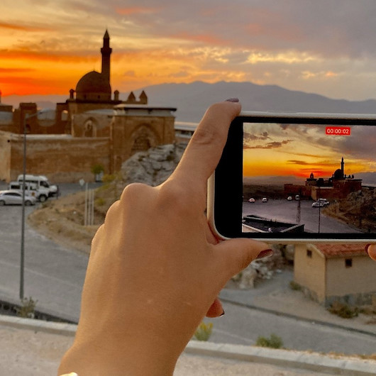 Spermatozoidlar bilan toldirilgan mushuk videoni tomosha qiling