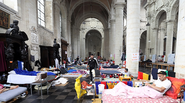 Belçika'da 400 "kâğıtsız" göçmen, 40 gündür açlık grevinde