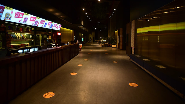 Sinema salonları, uzun bir aranın ardından sinemaseverleri bekliyor.