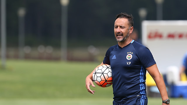 52 yaşındaki teknik direktör, 2015-2016 yılları arasında Fenerbahçe'de görev yapmıştı.