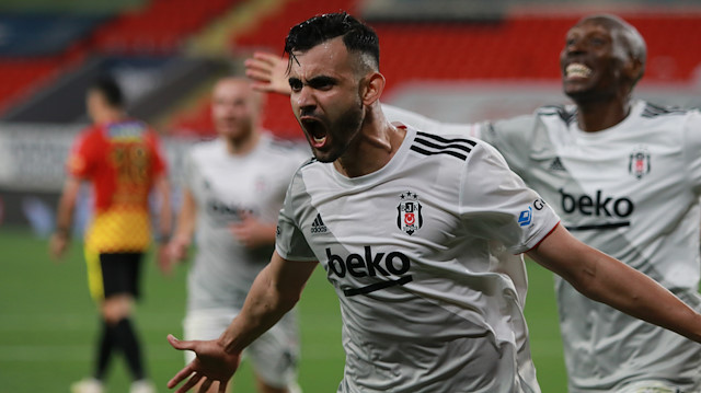 Beşiktaş formasıyla çıktığı 35 maçta 8 gol atarken 18 de asist kaydetti.