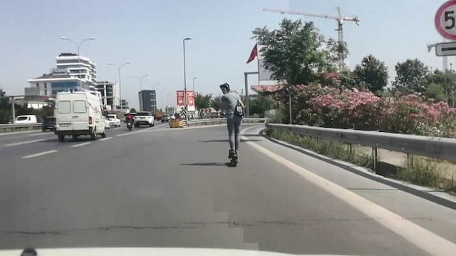 Kartal E-5’te tehlikeli scooter yolculuğu kamerada