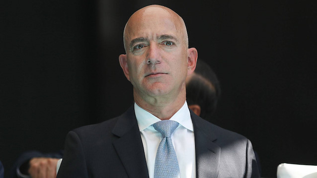 Jeff Bezos, Amazon'daki CEO'luk görevini resmen bıraktı. 