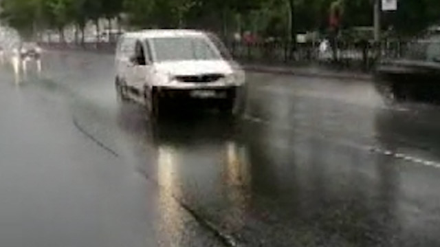 İstanbul güne yağmurla uyandı