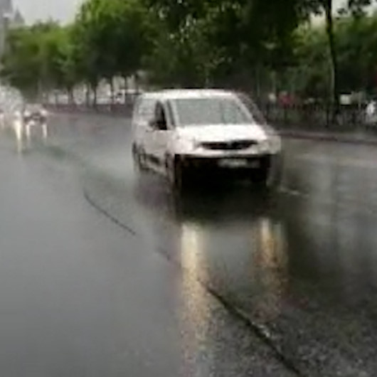 İstanbul güne yağmurla uyandı