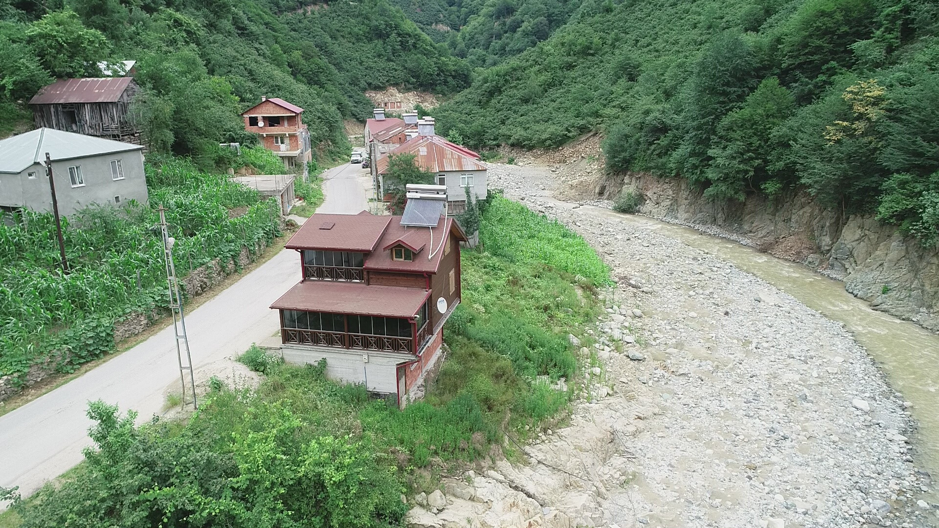 Tosuncuk Un Giresun Da Dere Yatagina Kacak Villa Yaptirdigi Ortaya Cikti Yeni Safak