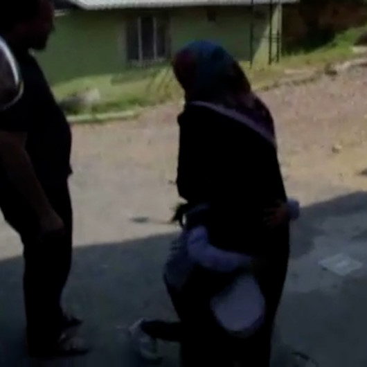 Kaybolan küçük kızın annesi ile kavuşma anı yürekleri dağladı