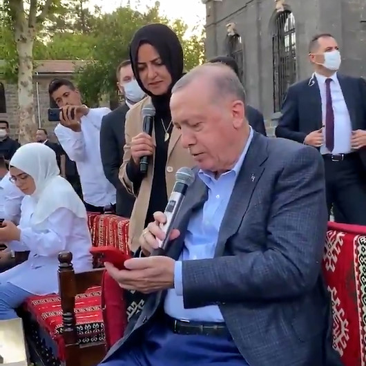 Cumhurbaşkanı Erdoğanın sesinden Gönül Dağı türküsü
