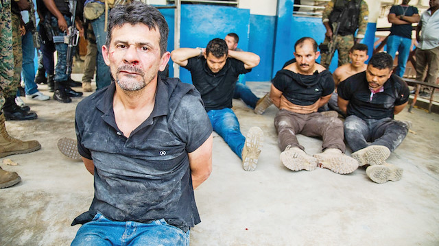 Suikastta rol alan çoğunluğu Kolombiyalı profesyonel savaşçıların, kendilerini, ABD Uyuşturucuyla Mücadele Dairesi (DEA) mensubu olarak tanıttığı ortaya çıktı.