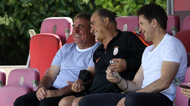 Hagi ve Popescu önceki günlerde Florya'ya gelerek Fatih Terim'i ziyaret etmişti.