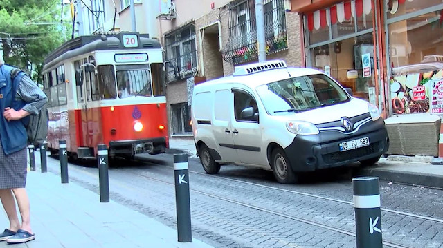 Kadıköy-Moda tramvay hattında neredeyse her gün seferler aksıyor.