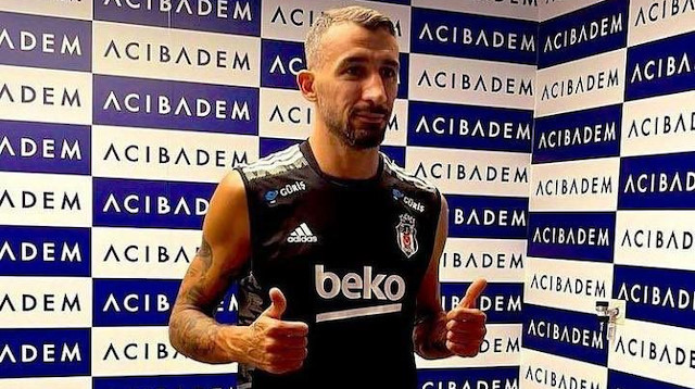 Beşiktaş Kulübü, yeni transferi Mehmet Topal'ı sağlık kontrolünden geçirdi.