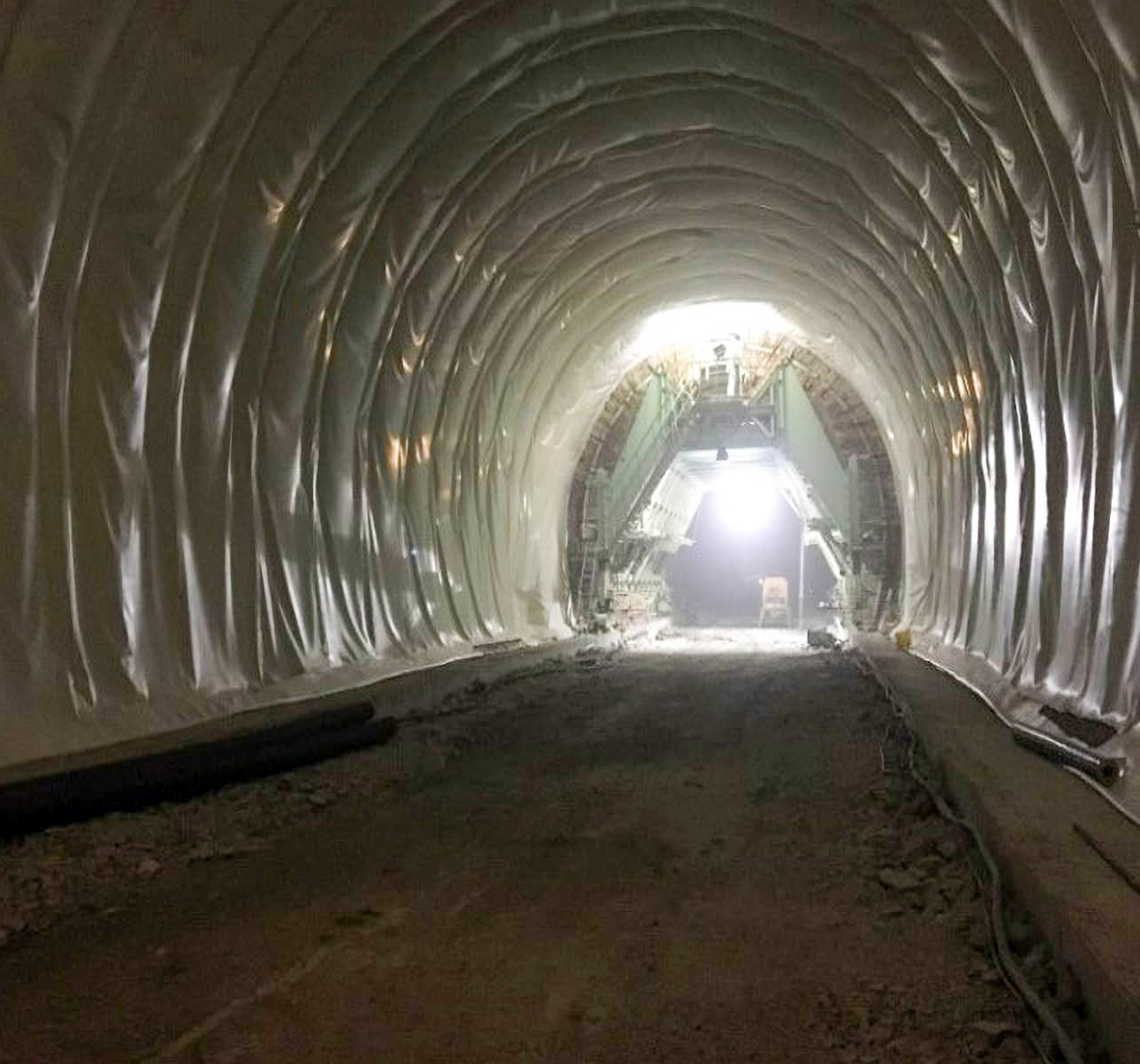 Yeni Zigana tünelinde kazı miktarının yüzde 89,10 seviyesine ulaştığı.