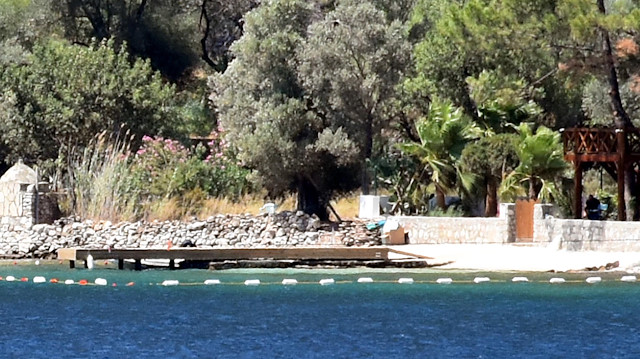 İskelenin kaldırılması ve alanın eski haline dönüştürülmesi için Marmaris Belediyesi'ne, tonozların kaldırılması için de Büyükşehir Belediyesi'ne tutanak gönderildiği belirtildi.