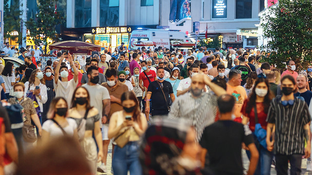 284 olan delta varyantı sayısı bir haftada üç katına çıkarak 750’leri buldu. Koca, “Şu an delta virüsü sayısı 750’leri buldu, görülen il sayısı da 36’ya çıktı. Delta plus ise 3 ilde 3 vaka oldu” dedi.