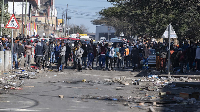 Güney Afrika'daki şiddet olaylarında ölü sayısı artıyor. 
