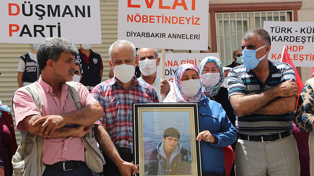 Talip Küçük ve Semra Küçük PKK tarafından kaçırılan oğullarına kavuşmak için eyleme katılan son aile oldu.