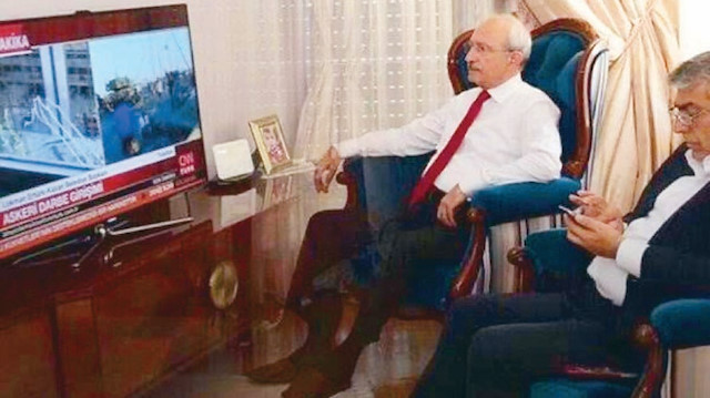 CHP lideri Kemal Kılıçdaroğlu 15 Temmuz darbe girişimini Bakırköy Belediye Başkanı Bülent Kerimoğlu’nun evinde televizyondan takip etti.