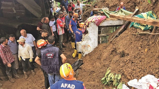 Büyükköy ve Ambarlık çay fabrikaları, sel nedeniyle devre dışı kaldı.