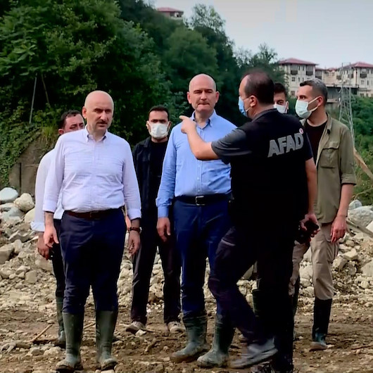 Bakan Soylu ve Bakan Karaismailoğlu Rizede afet bölgesinde incelemelerde bulundu