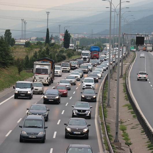 Bayram tatilinin ilk gününde TEM’de yoğunluk