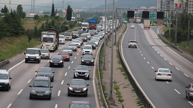 Bayram tatilinin ilk gününde TEM’de yoğunluk