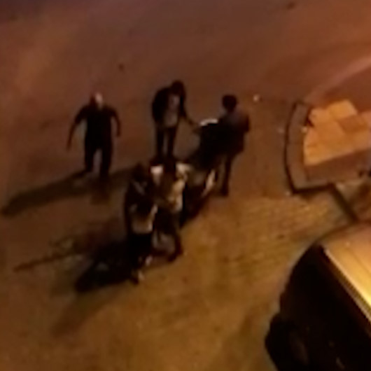 Esenyurtta tekmeli tokatlı kavga kamerada