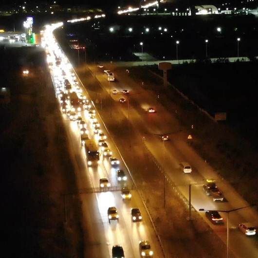 Kırıkkalede 43 ilin geçiş güzergahında bayram trafiği devam ediyor