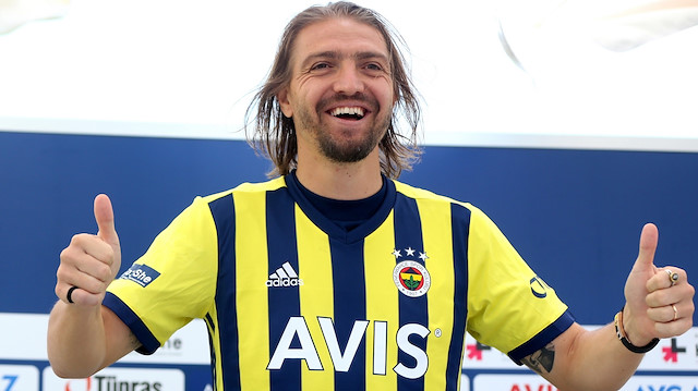 Caner Erkin Beşiktaş, Galatasaray ve Fenerbahçe formaları giydi.