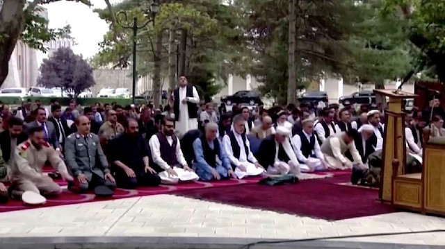 Afganistan’da bayram namazı sırasında roketli saldırı: Cumhurbaşkanı Eşref Gani de bölgedeydi