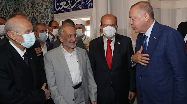 Cumhurbaşkanı Erdoğan KKTC'de bayram namazını kıldı: Cemaatle bayramlaştı