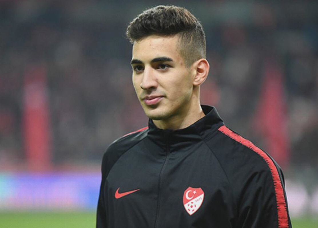 Transfermarkt verilerine göre Mert Müldür'ün güncel piyasa değeri 9 milyon euro.