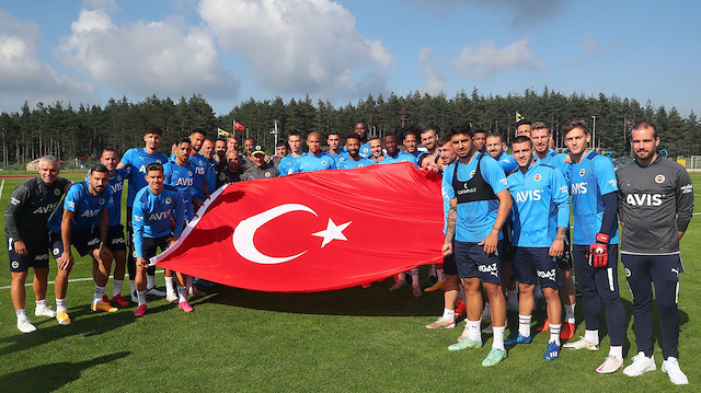Fenerbahçeli futbolcular Tokyo Olimpiyatlarına giden sporculara başarılar diledi.