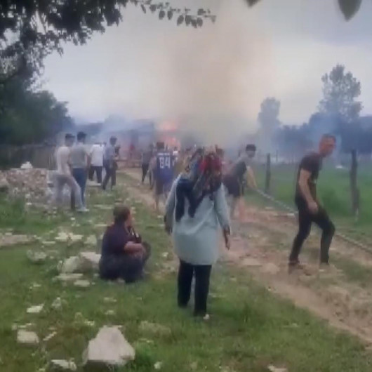 Düzcede hayvan besi çiftliğinde kurban kesimi yapıldığı esnada yangın çıktı