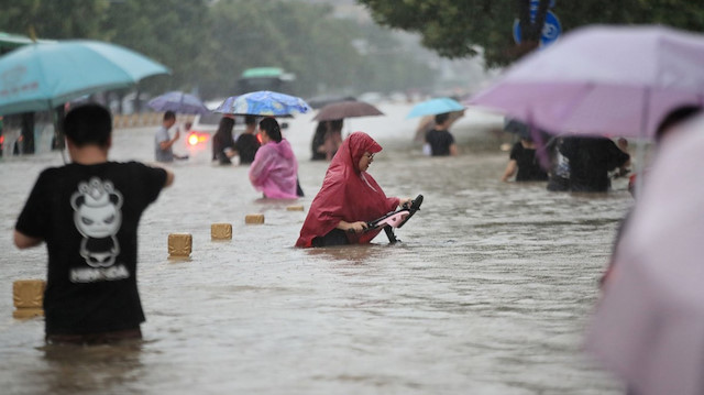 Çin'de 'olağanüstü yüksek' sel felaketi: 100 bin kişi tahliye edildi