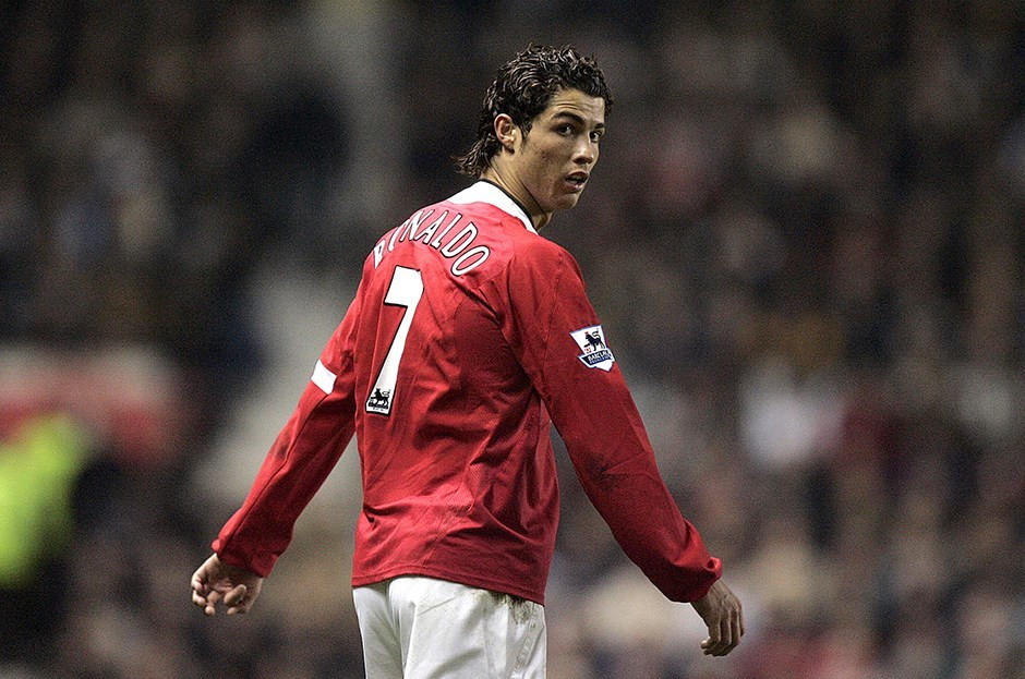2003-2009 yılları arasında Manchester United'da oynamıştı.