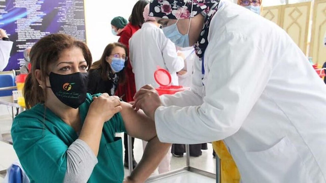 تونس.. فتح تحقيق قضائي حول "الفوضى" بمراكز التطعيم