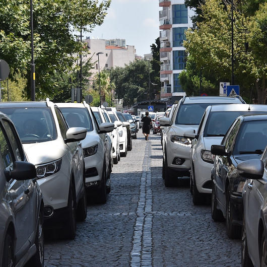 43 ilin geçiş noktasında trafik kilit: Kuyruğun sonu gözükmüyor