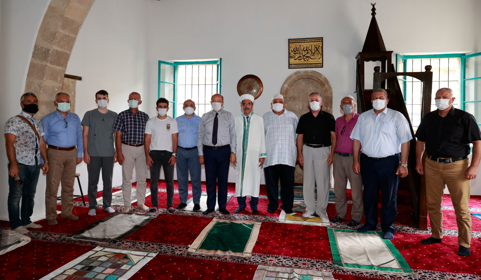 رئیس جمهور ارسین تاتار نماز جمعه را در بلال آجای مسجد اقامه کرد که برای عبادت با شهروندان آزاد بود.