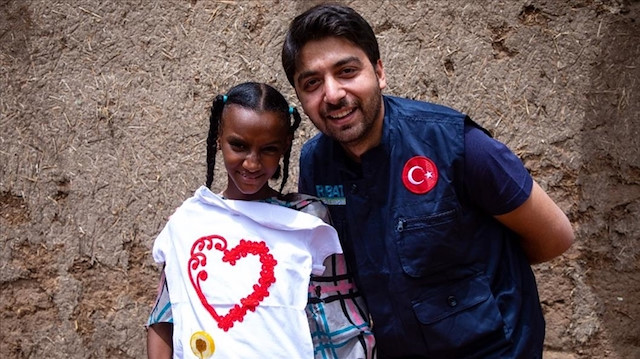 عيد الأضحى.. منظمة تركية توزع هدايا على أطفال أيتام في الخرطوم