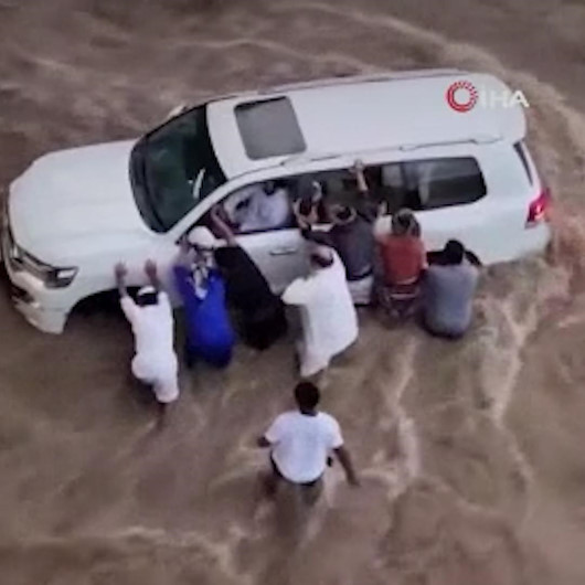 Suudi Arabistandaki sel: 3 kişi hayatını kaybetti