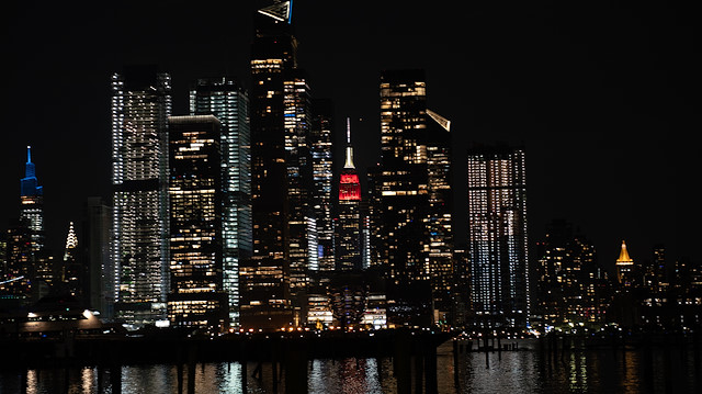 Empire State Binası Türk bayrağı renkleriyle ışıklandırıldı