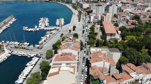 Tatilcilerin dönüş yolculuğunda üçüncü gün: Feribotta bir kilometrelik araç kuyruğu oluştu