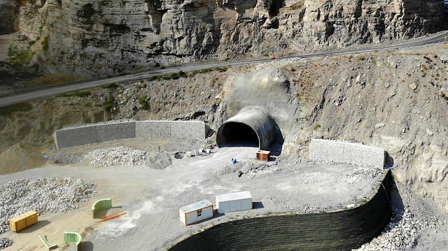 Çalışmaların devam ettiği Pirinkayalar Tüneli’nin 2021’in sonunda tamamlanması hedefleniyor.