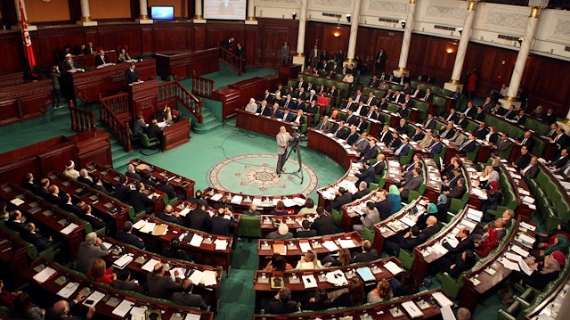 Tunus Cumhurbaşkanı Said meclisin tüm yetkilerini dondurdu