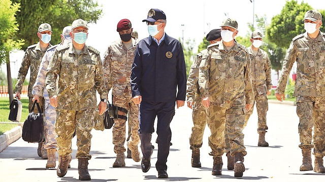 Milli Savunma Bakanı Hulusi Akar, terörle mücadelede kararlılık mesajı verdi.