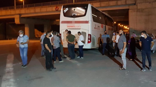 Bingöl'de yaşayan Nihai H., grip şikayeti nedeniyle dün akşam koronavirüs testi yaptırdı. Nihai H. test sonucunu beklemeden İstanbul’a gitmek için şehirlerarası otobüse bindi.
