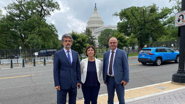 Garo Paylan - Meral Danış Beştaş - Hişyar Özsoy dört günlük ABD ziyareti sırasında Beyaz Saray'ın önünde poz vermişti.