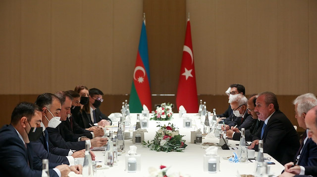 شنطوب يستقبل وزير خارجية أذربيجان في باكو