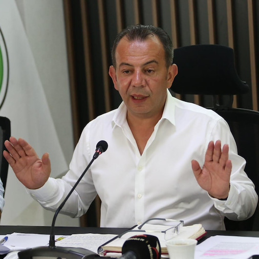 CHP’li Bolu Belediye Başkanı Tanju Özcan gafları ve ırkçı çıkışlarıyla gündemden düşmüyor